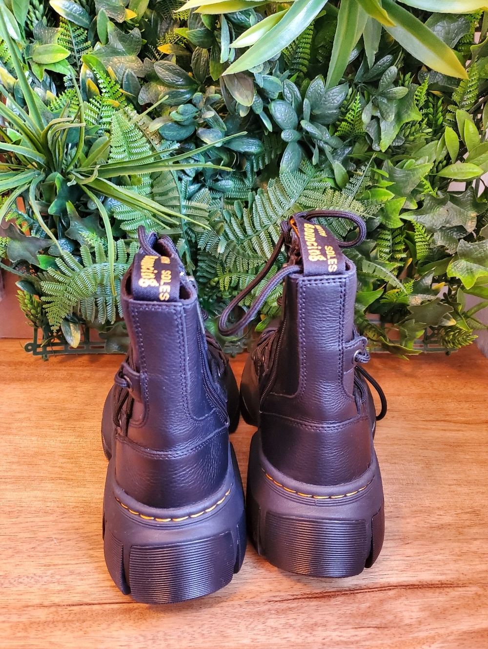Rare!!! New!!! Dr Martens DMXL-8eye Chunky M8W9 - Picture 8 of 11